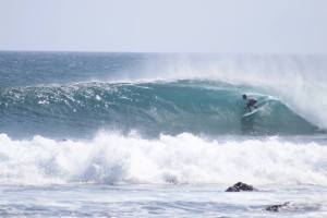 Surfing Playa Negra